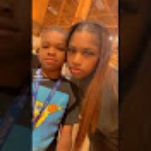 Meet your Posher, Darien